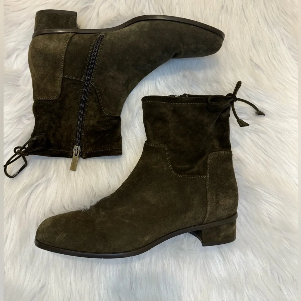 Aquatalia Lisa dark olive insulated suede ankle bootie size 39 or US 9